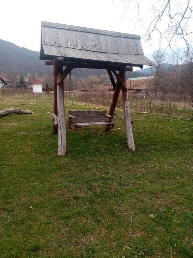 Садиба Федорчуків За Рікою Sheshory Exterior photo