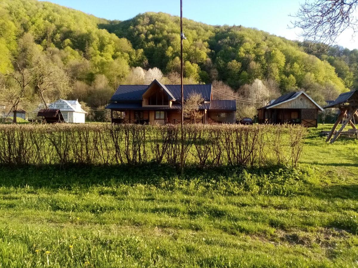 Садиба Федорчуків За Рікою Villa Sheshory Exterior photo