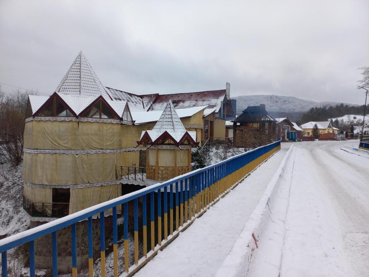 Садиба Федорчуків За Рікою Villa Sheshory Exterior photo